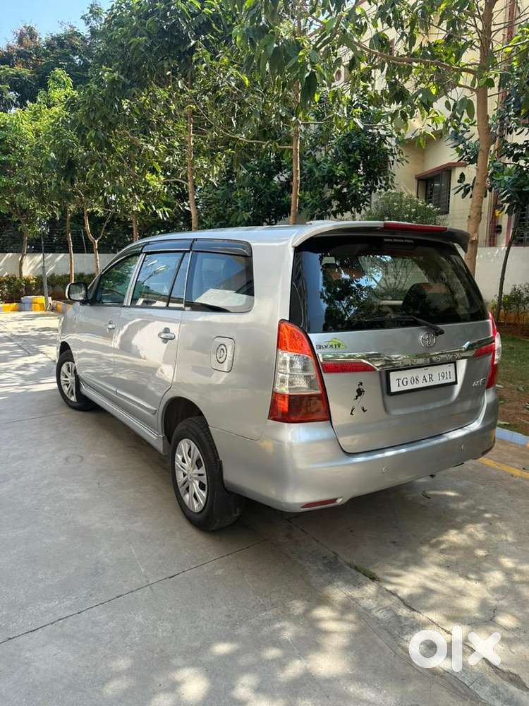 Toyota Innova 2015, 8 Lack