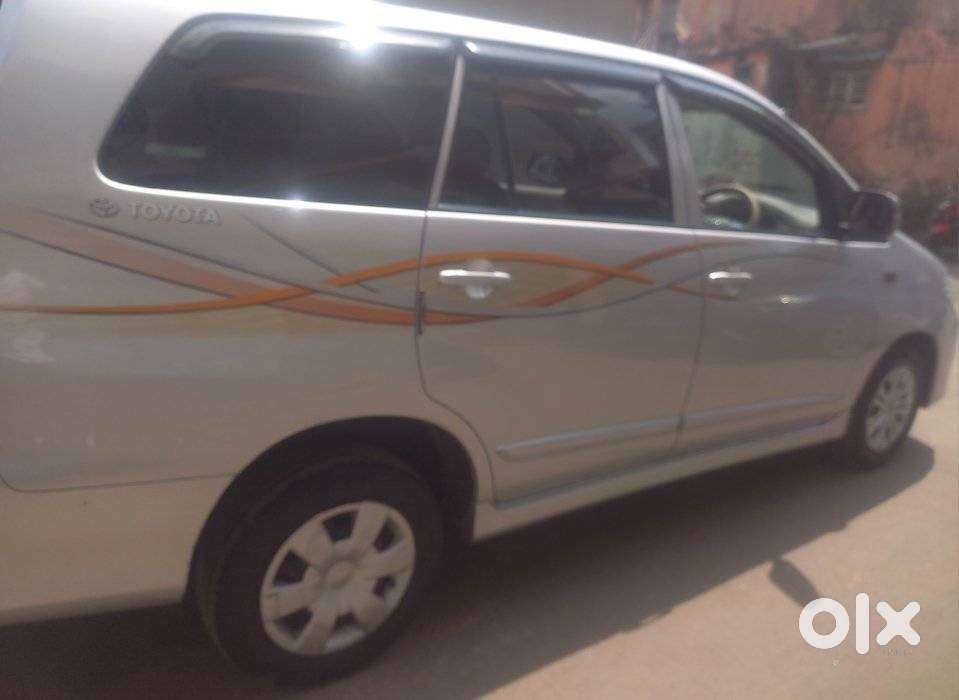 Toyota Innova 2.5 G (diesel) 8 Seater Bs Iv, 2014, Diesel