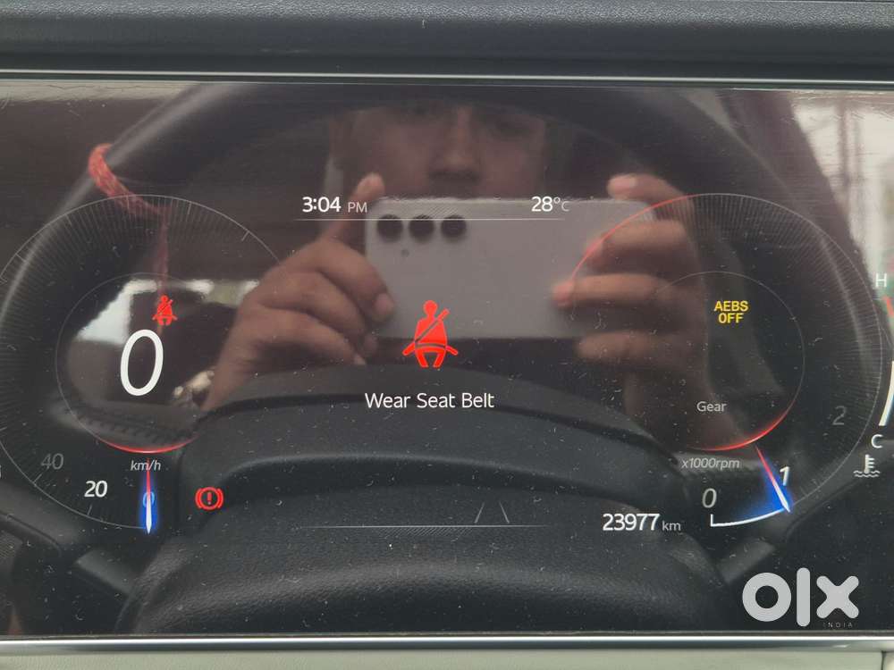 Mahindra Xuv700 2.0 Ax 7 Petrol Mt Str, 2023, Petrol