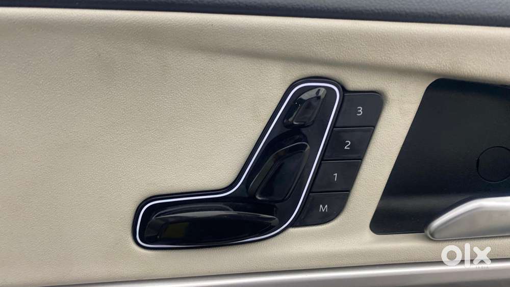 Mahindra Xuv700 2.2 Ax 7 Diesel Mt Str, 2022, Diesel