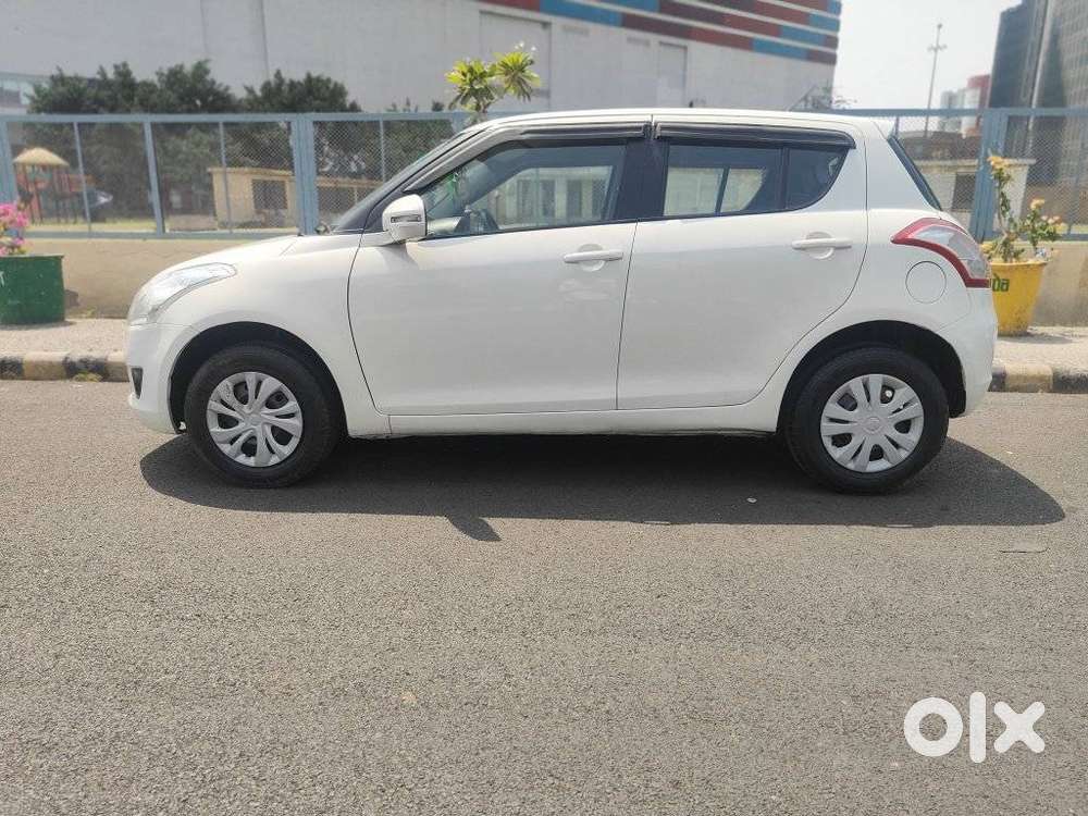 Maruti Suzuki Swift Vxi + Manual, 2015, Cng & Hybrids