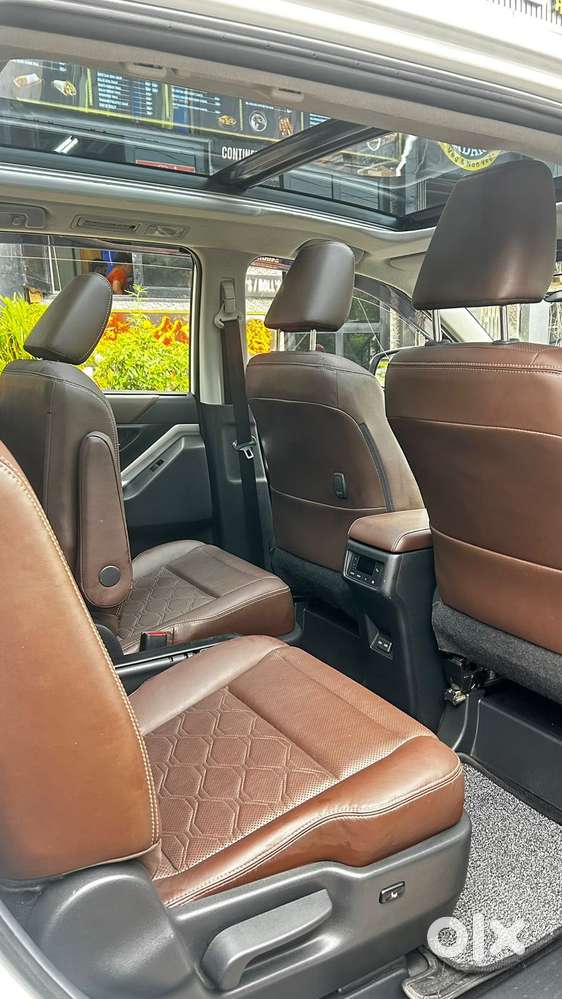 Toyota Innova Hycross 2.0 Zx (o) Hybrid 7 Str, 2023, Petrol