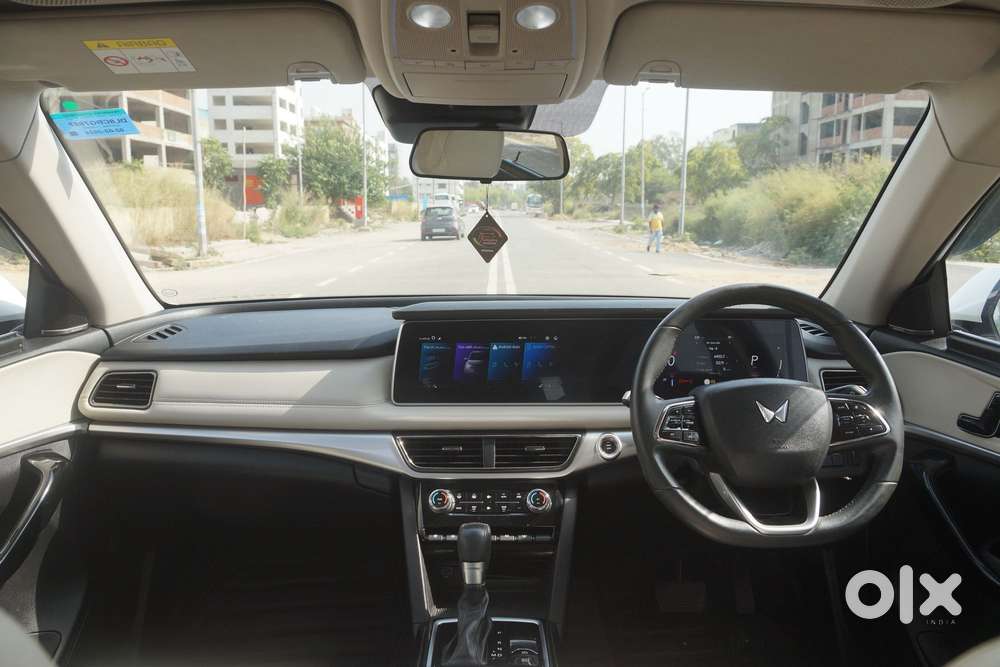 Mahindra Xuv700 2.0 Ax 7 Petrol At Luxury Pack Str, 2024, Petrol