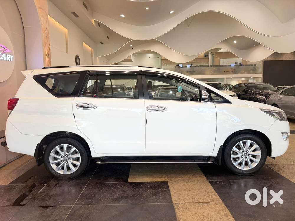 Toyota Innova Crysta 2.8z Automatic, 2017, Diesel