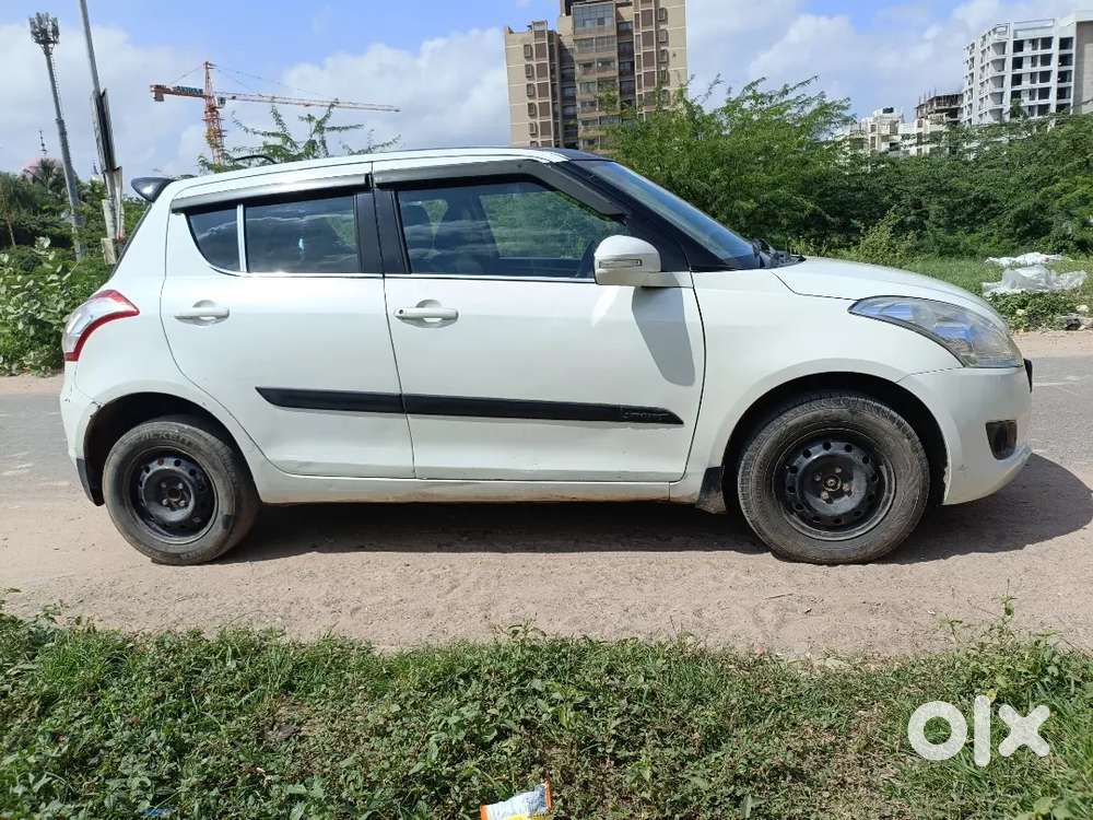 Maruti Suzuki Swift Vxi 2012