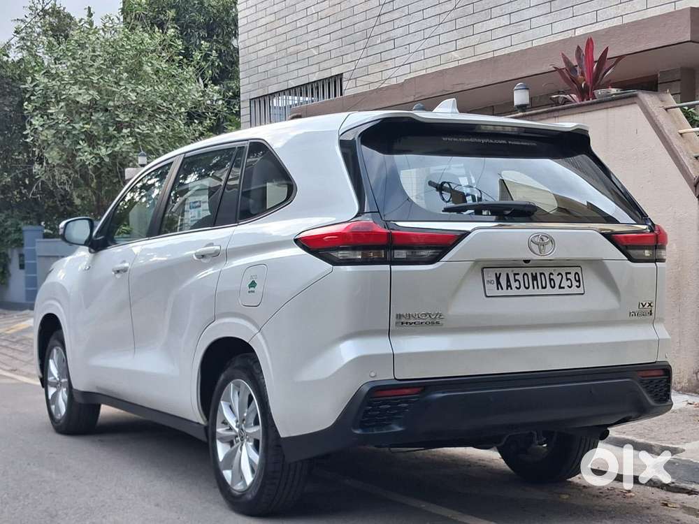 Toyota Innova Hycross 2.0 Vx (o) Hybrid 7 Str, 2024, Petrol