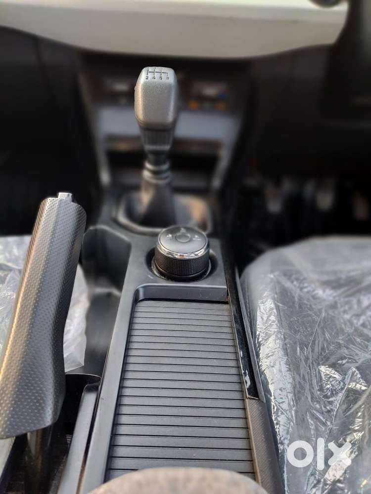 Tata Curvv Pure Plus S 1.2 Revotron Petrol 6mt, 2025, Petrol