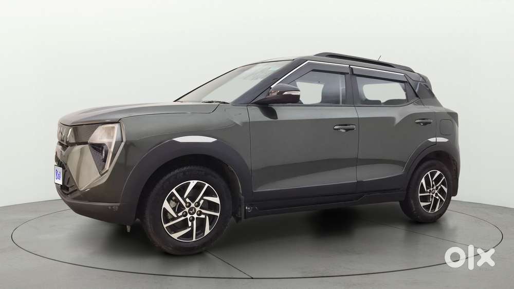 Mahindra Xuv 3xo Ax5 Pm Mt, 2025, Petrol