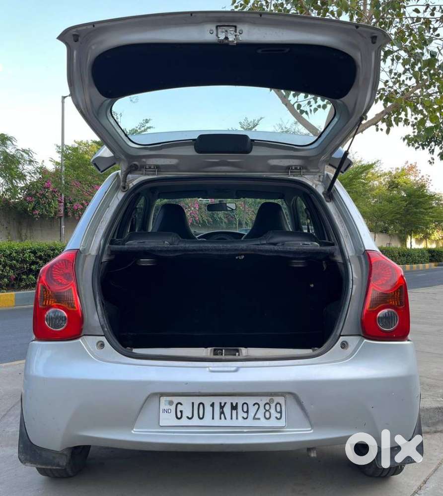 Toyota Etios Liva 2011-2012 G, 2011, Petrol