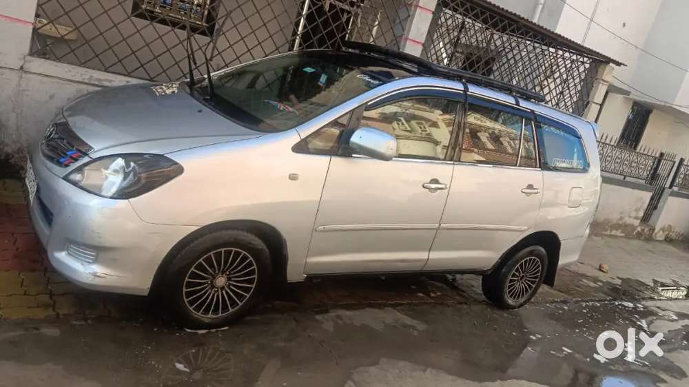 Toyota Innova 2011 Diesel 305000 Km Driven
