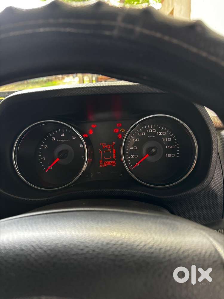 Mahindra Tuv 300 2017