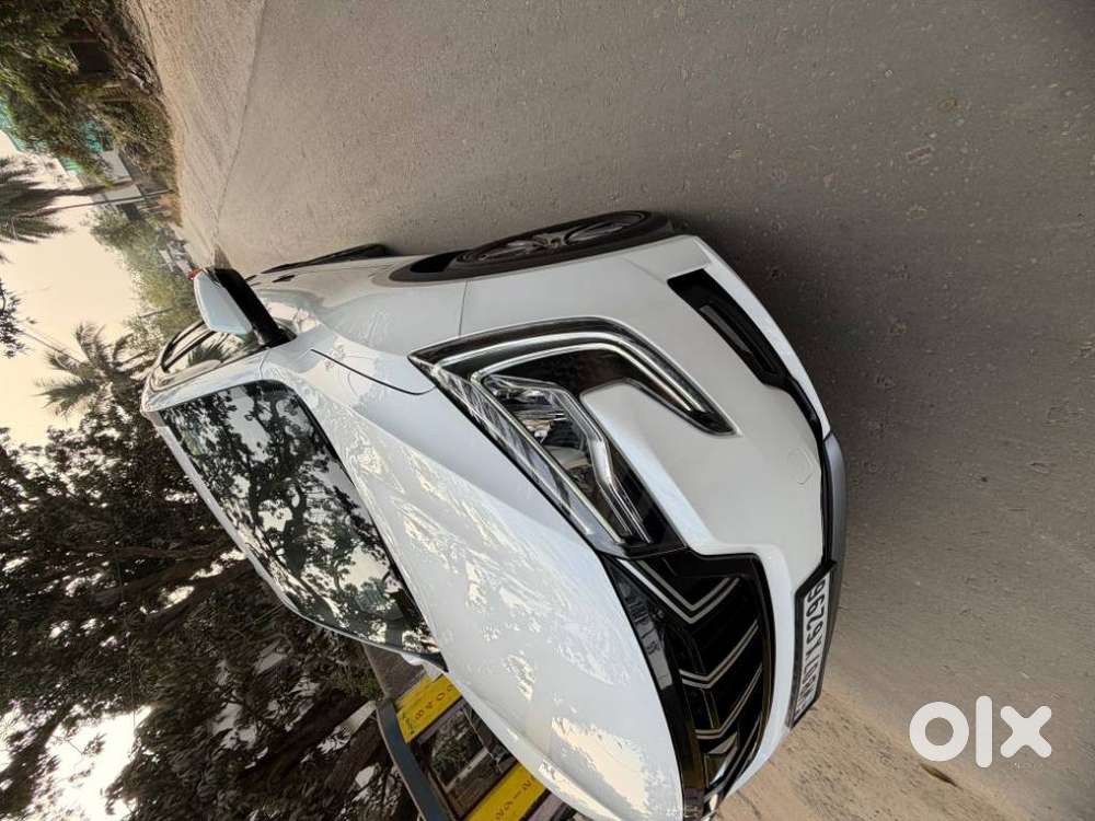 Mahindra Xuv700 2.2 Ax 7 Diesel Mt Luxury Pack Str, 2025, Diesel