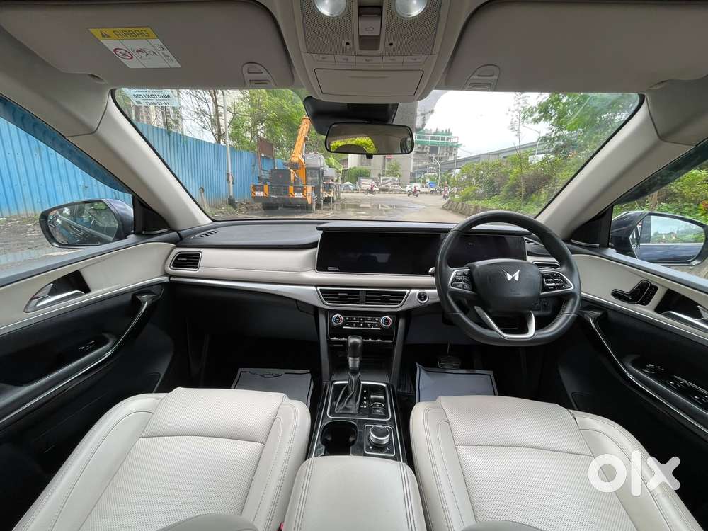 Mahindra Xuv700 2.0 Ax 7 Petrol At Str, 2021, Petrol
