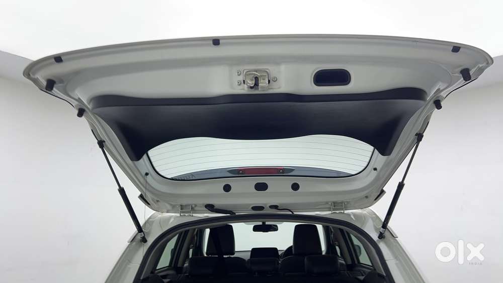 Maruti Suzuki Grand Vitara 1.5 Alpha Smart Hybrid At, 2022, Petrol