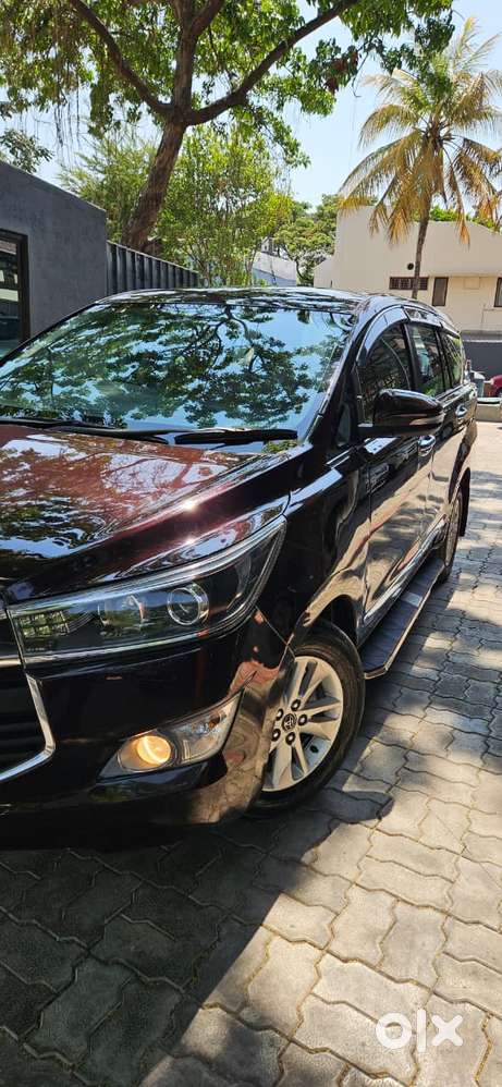 Toyota Innova Crysta 2.8 Z, 2017