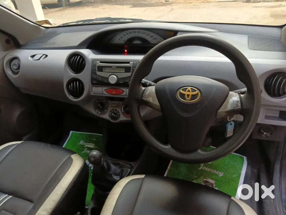 Toyota Etios 1.5 V, 2011, Petrol