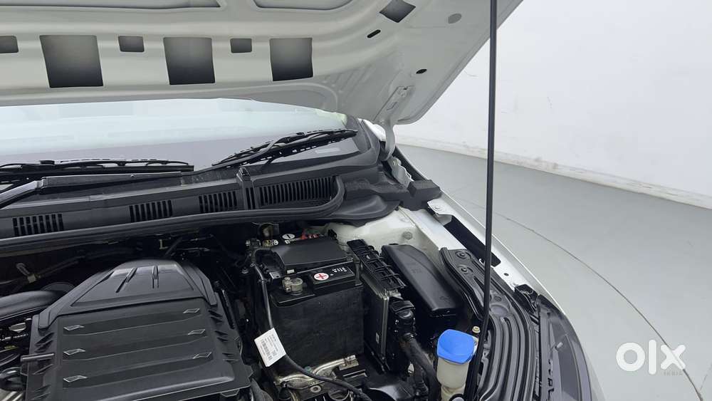 Skoda Slavia Style 1.0l Tsi At, 2023, Petrol