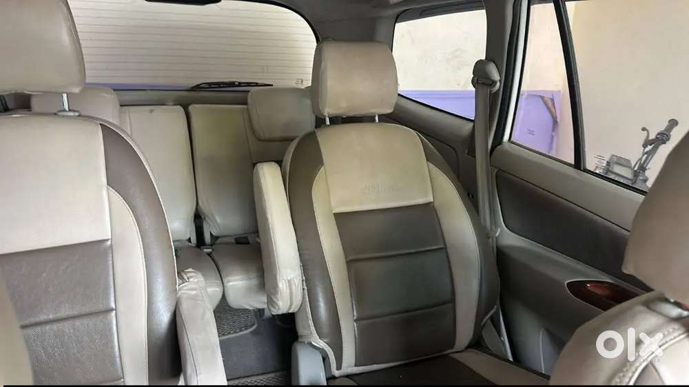Toyota Innova 2.5 G Manual Transmission