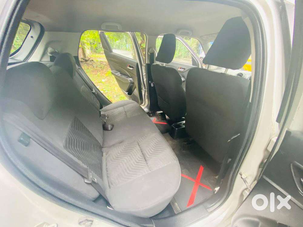 Maruti Suzuki Swift Vxi Optional, 2022, Petrol