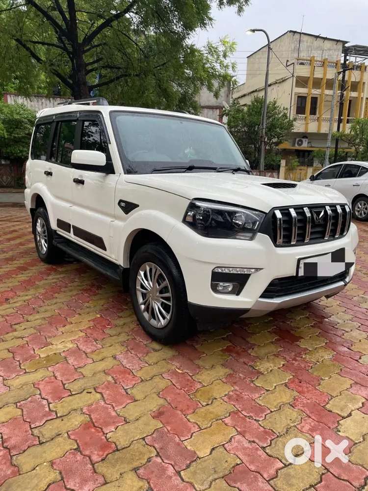 Mahindra Scorpio Classic 2025 Diesel 23000 Km Driven