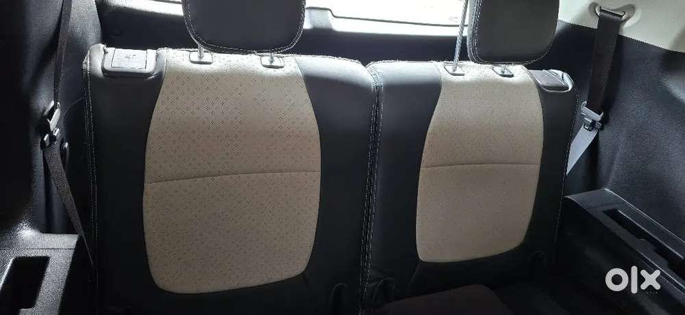 Kia Carens Premium Petrol Manual 2024