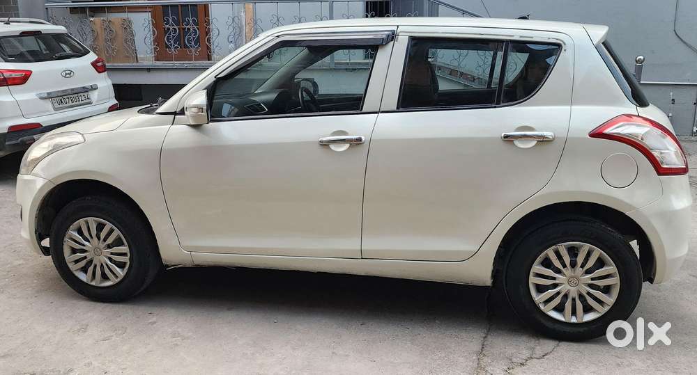 Maruti Suzuki Swift Vxi + Manual, 2012, Petrol