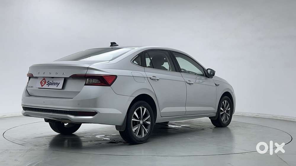 Skoda Slavia Style 1.0l Tsi Mt, 2022, Petrol