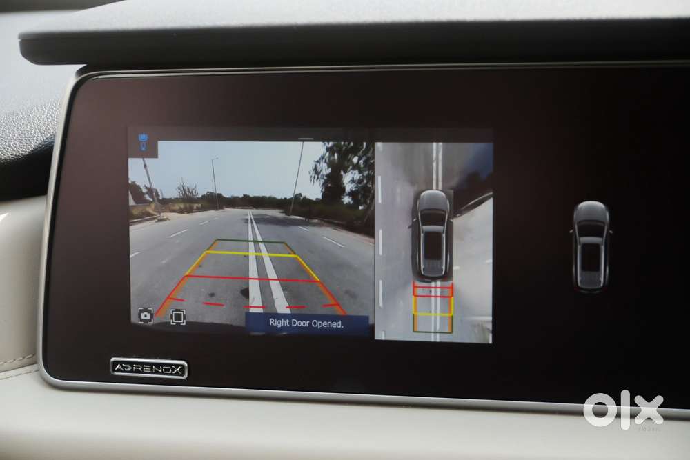 Mahindra Xuv700 Ax7l 6 Str At, 2023, Petrol