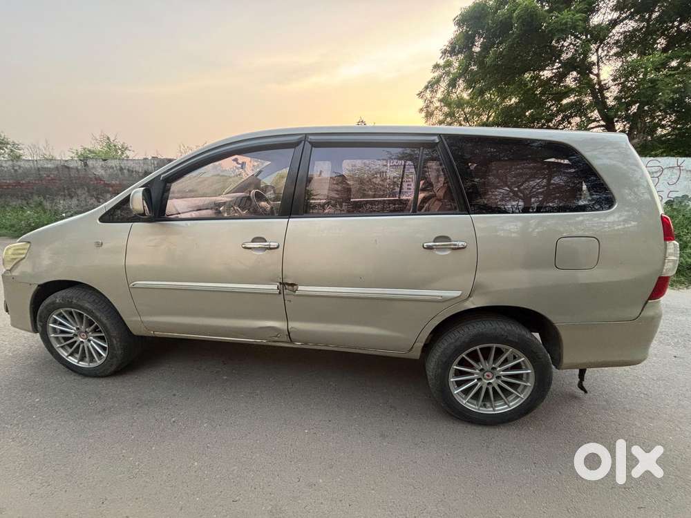 Toyota Innova 2.5 G (diesel) 8 Seater, 2012, Diesel