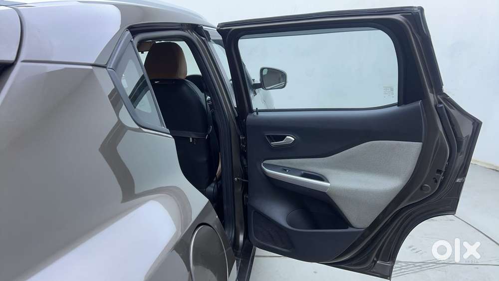 Nissan Magnite 1.0 Xv Executive, 2022, Petrol