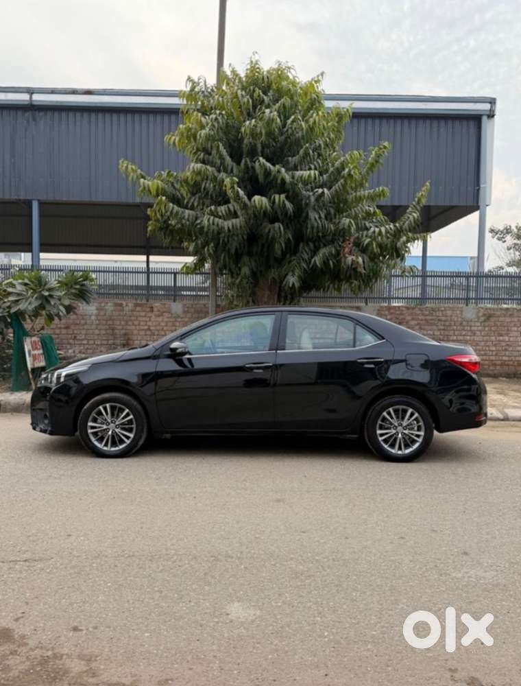 Toyota Corolla Altis 2013-2017 Vl At, 2015, Petrol