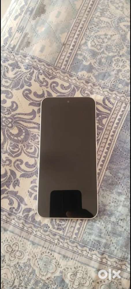 Oppo15 5g box bill charger available 4manths use