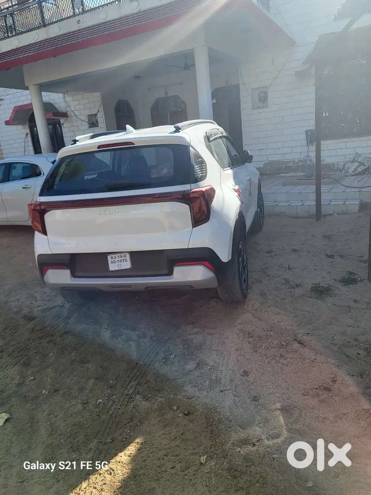 Kia Sonet 1.2 Htk  O 2025 Model White Colour