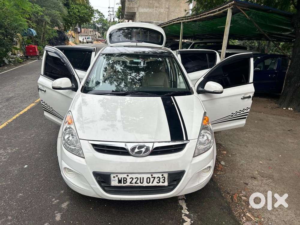 Hyundai I20 Sportz At 1.4, 2012, Petrol