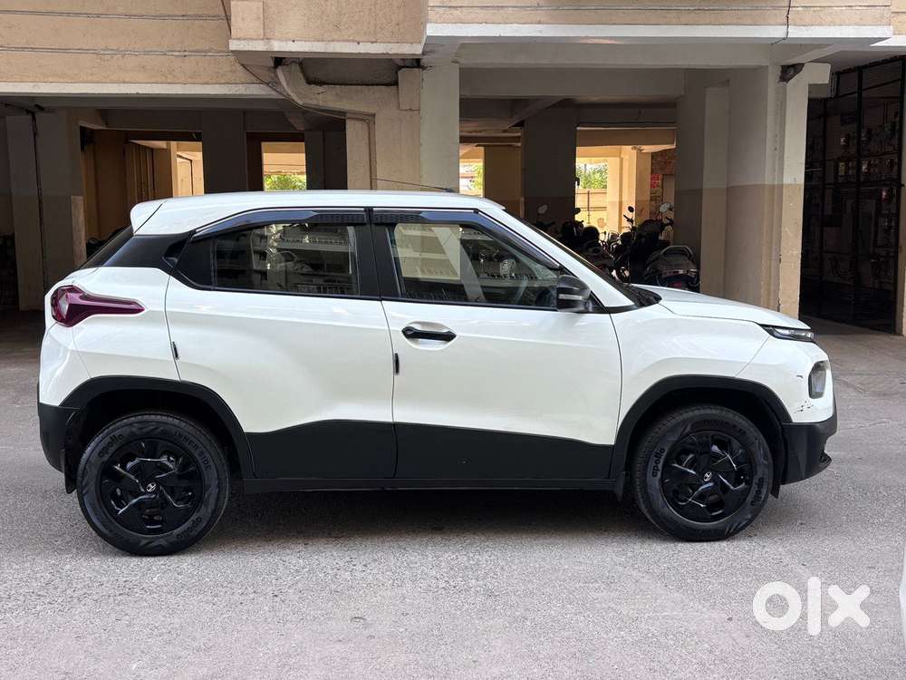 Tata Punch, 2022, Petrol