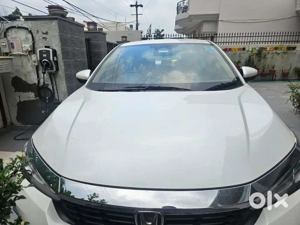 Govt Officer Lady Driven Car