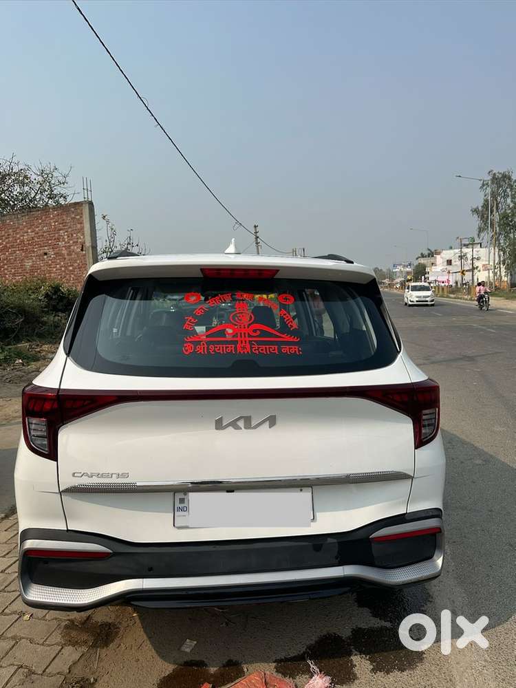 Kia Carens 2023 Petrol Well Maintained