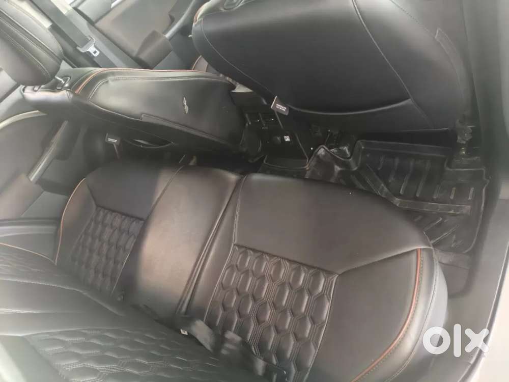 Maruti Suzuki Vitara Brezza 1.5 Zxi At, 2024, Petrol