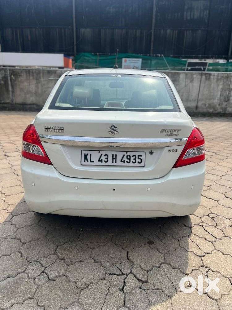 Maruti Suzuki Swift Dzire Vxi Optional, 2015, Petrol