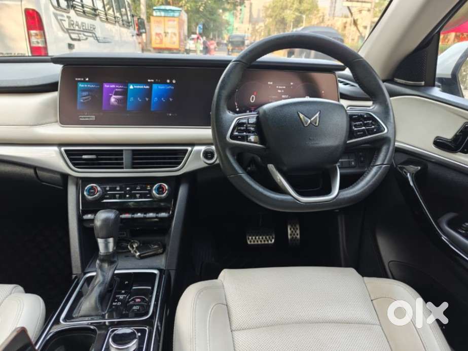 Mahindra Xuv700 2.0 Ax 7 Petrol At Luxury Pack Str, 2022, Petrol