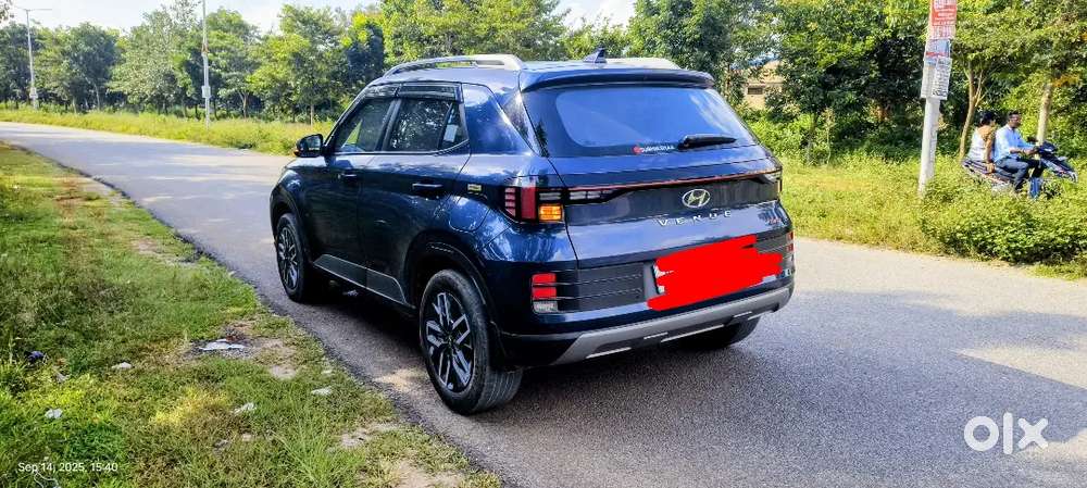 Hyundai Venue 2022 Petrol Well Maintained