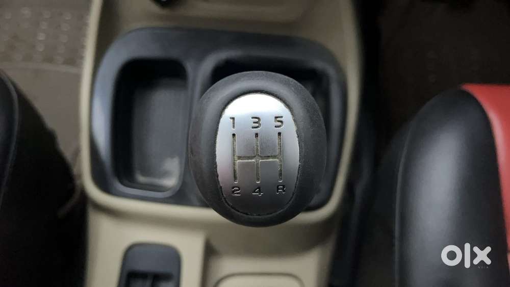 Mahindra Tuv 300 Mhawk100 T8 Dual Tone, 2016, Diesel