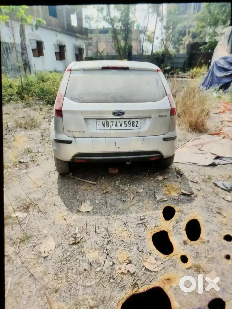 Ford Figo 2011 Petrol 100000 Km Driven