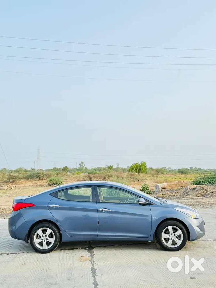 Hyundai New Elantra 2014 Petrol Well Maintained