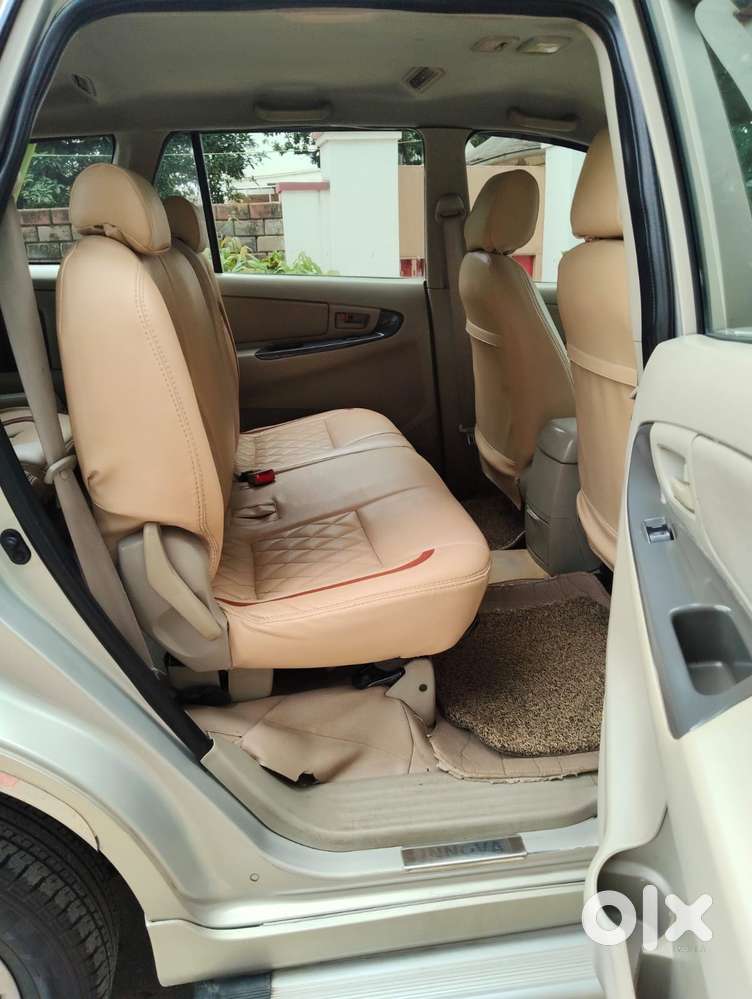 Toyota Innova 2.5 G (diesel) 8 Seater, 2012, Diesel