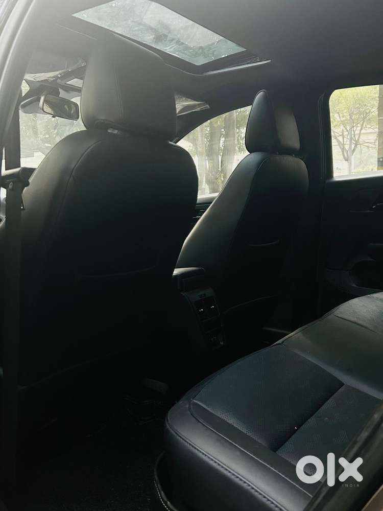 Tata Altroz 1.2 Xza Plus Dark Edition Dct, 2023, Petrol