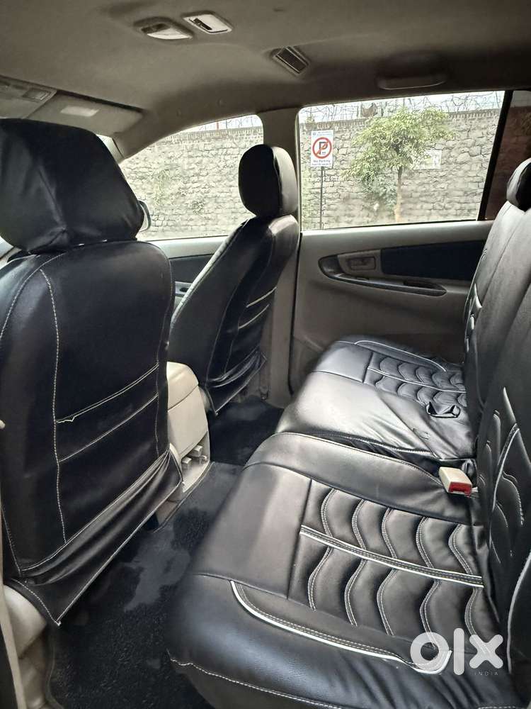 Toyota Innova 2.5 G (diesel) 8 Seater, 2014, Diesel