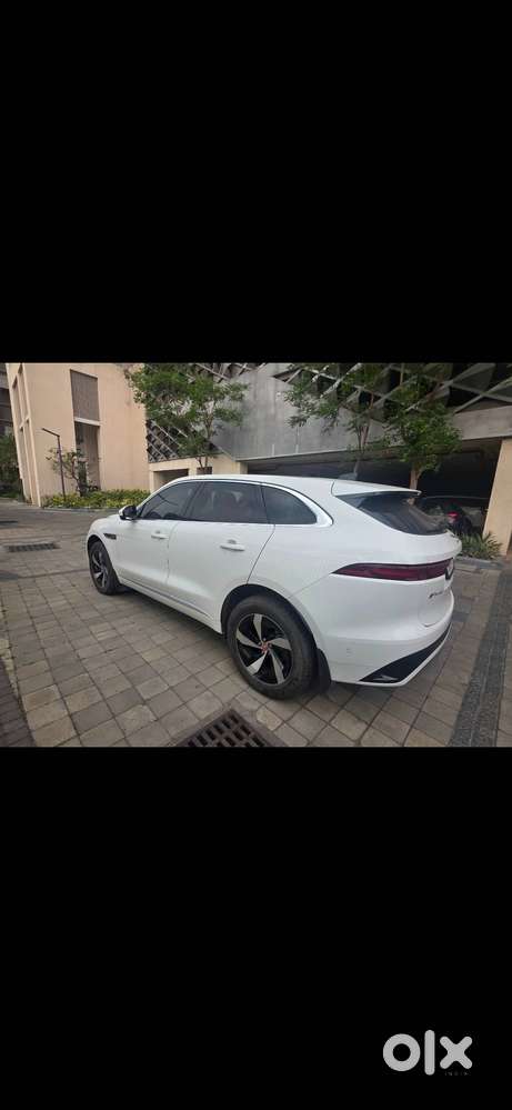 Jaguar F Pace