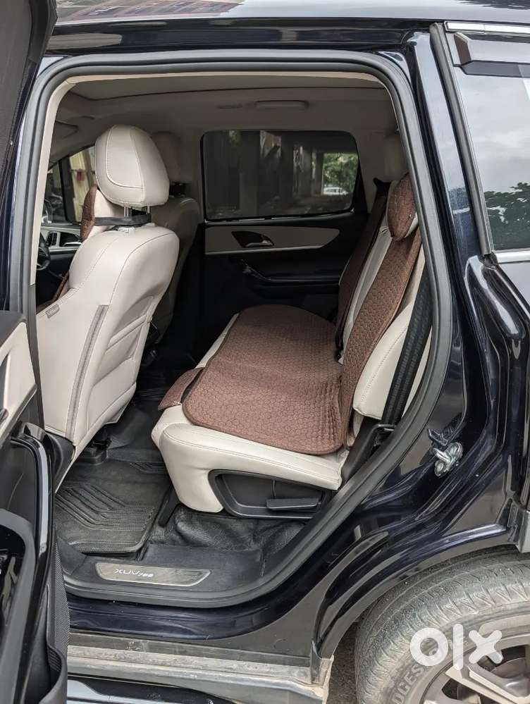 Mahindra Xuv700 2023 Petrol Well Maintained
