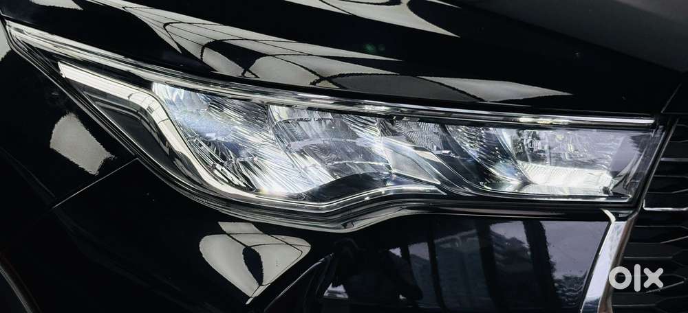 Toyota Innova Hycross 2.0 Zx Hybrid 7 Str, 2023, Petrol